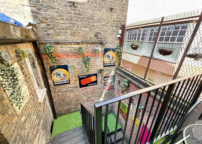 Pink Door Guesthouse Londres